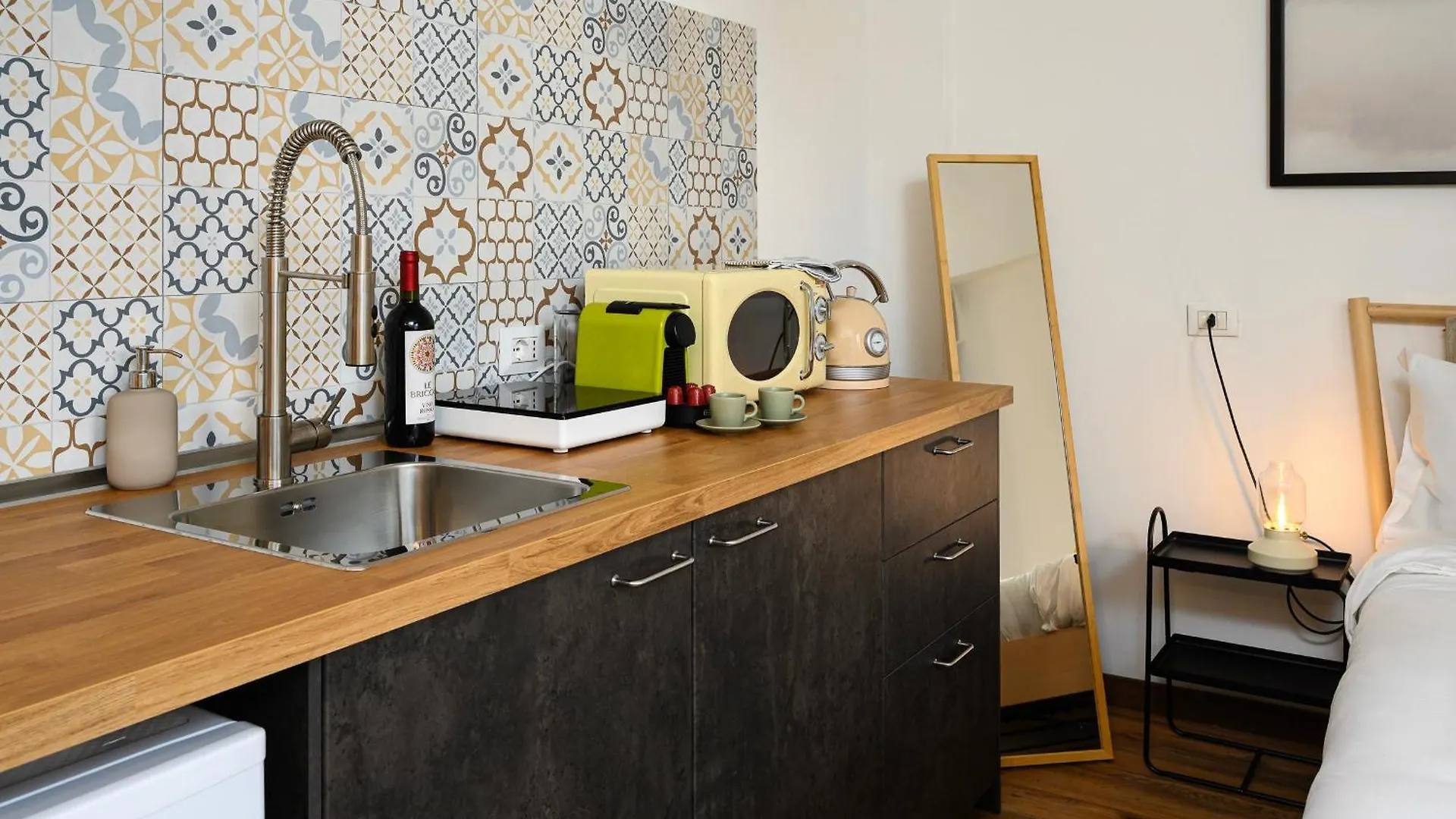 Insubria 8-6 - Monolocale Cool Apartment Milan 0*,  Italy